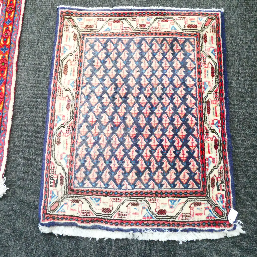 (272G) PERSIAN H/KNOTTED ARAK RUG 740 x 590 mm Image 1++