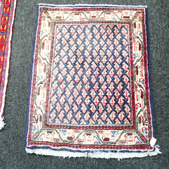 (272G) PERSIAN H/KNOTTED ARAK RUG 740 x 590 mm