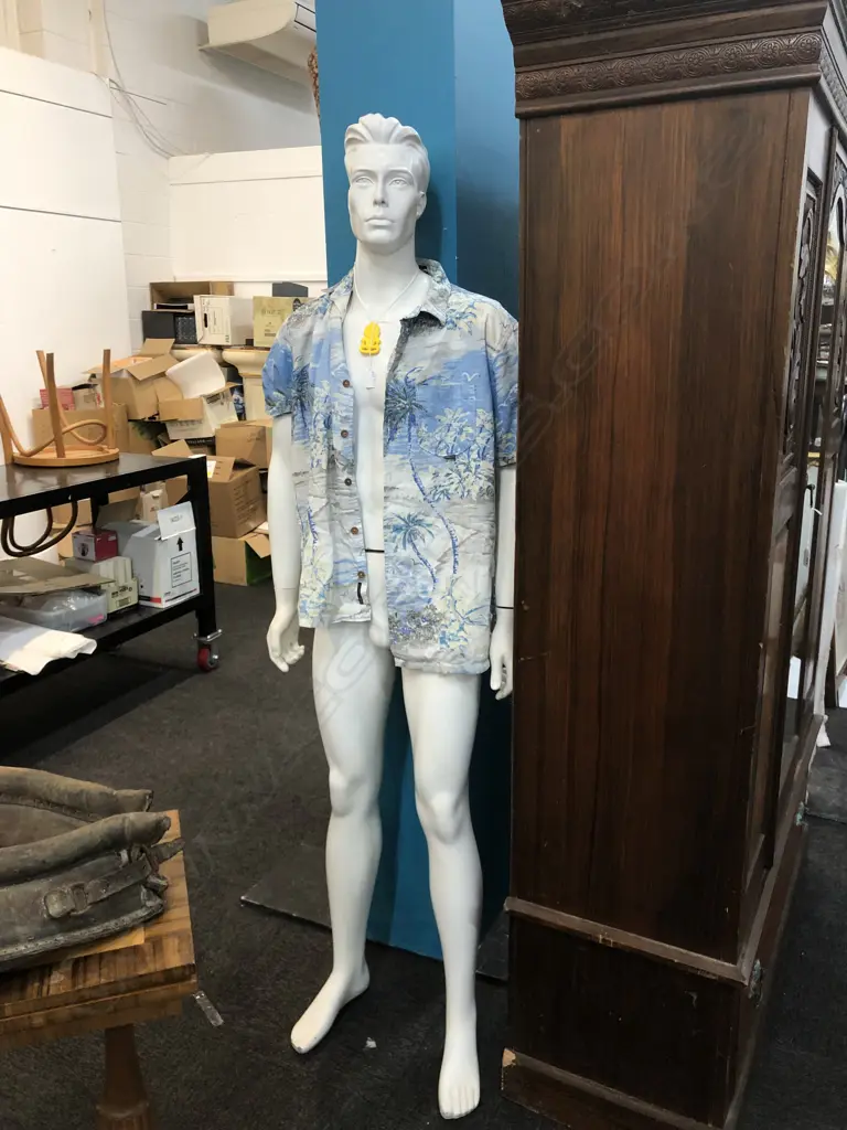 VINTAGE MALE MANNEQUIN Image 1++