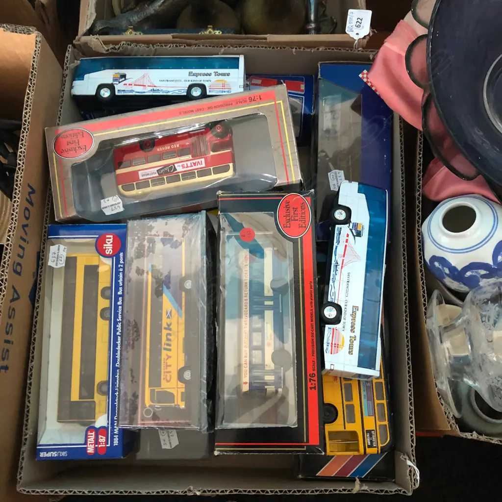 BOX LOT ASST. MODEL BUSES  Image 1++