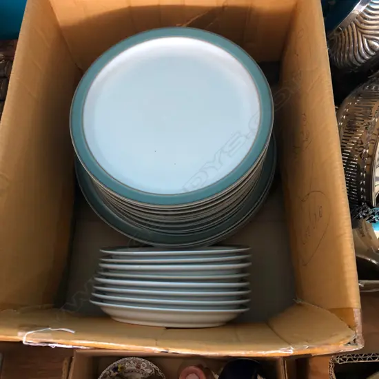 BOX OF DENBY LUNCHEON AND DINNER PLATES