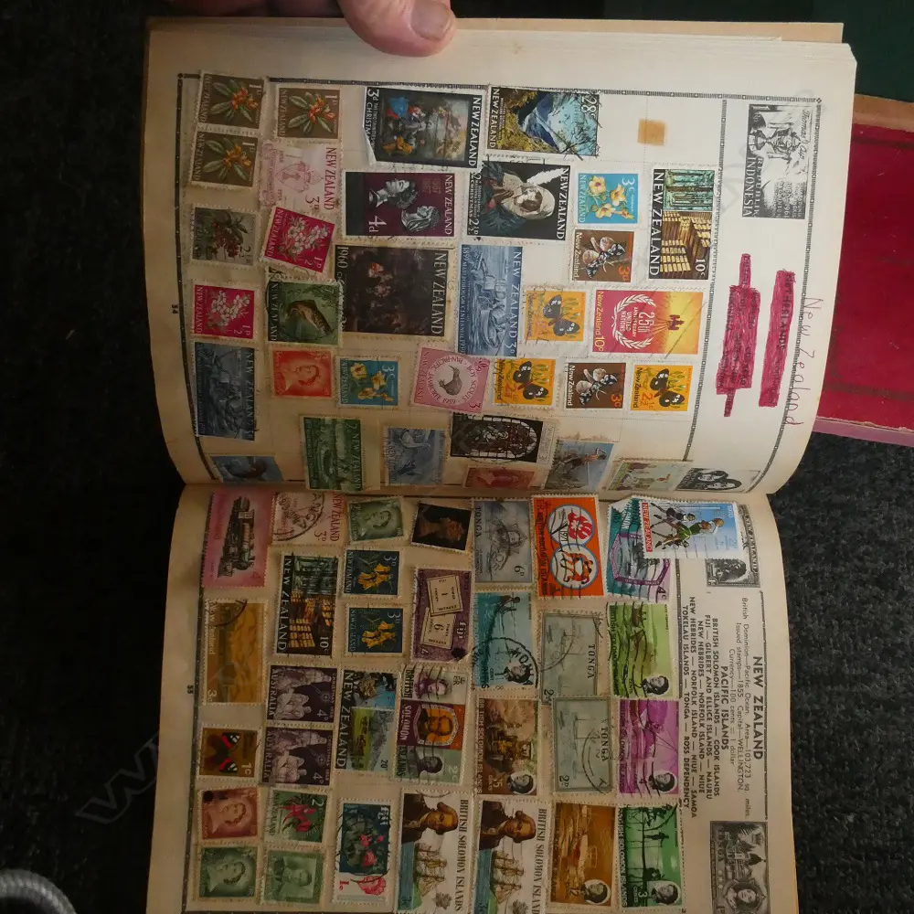 BOX STAMP ALBUMS  Image 1++