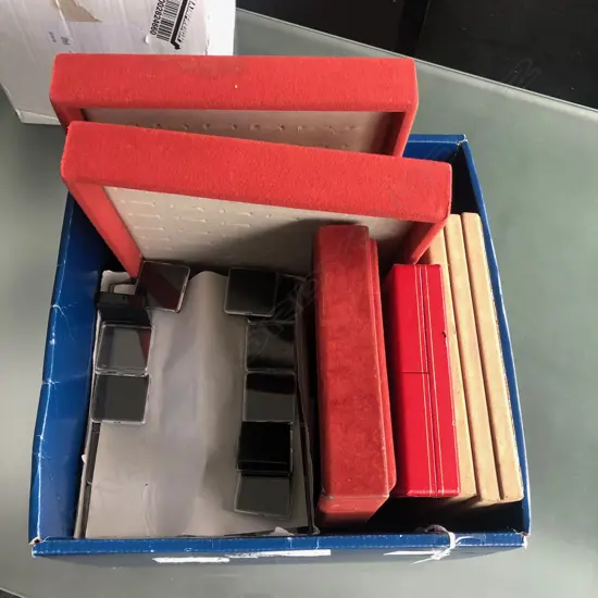BOX LOT OF JEWELLERY DISPLAY BOXES