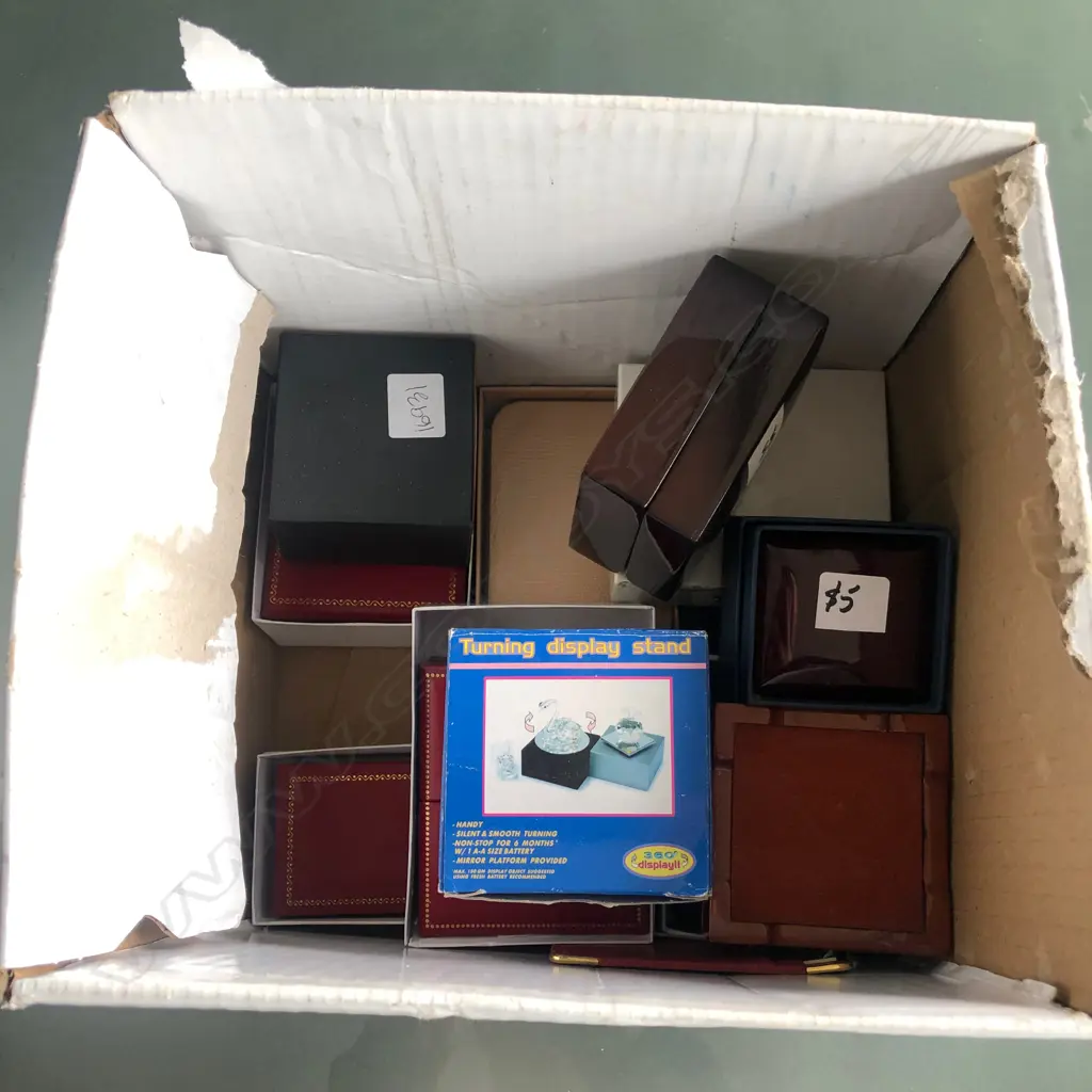 BOX LOT OF JEWELLERY DISPLAY BOXES Image 1++