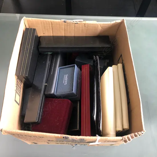 BOX LOT OF JEWELLERY DISPLAY BOXES
