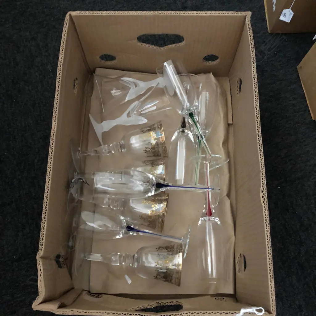 BOX CRYSTAL GLASSES  Image 1++