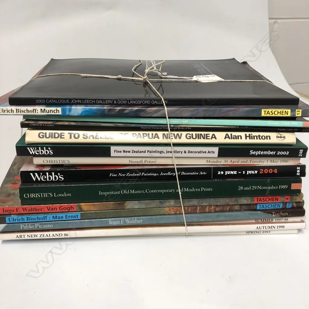 asst BOOKS MAGAZINES & CATALOGUES X16 Image 1++