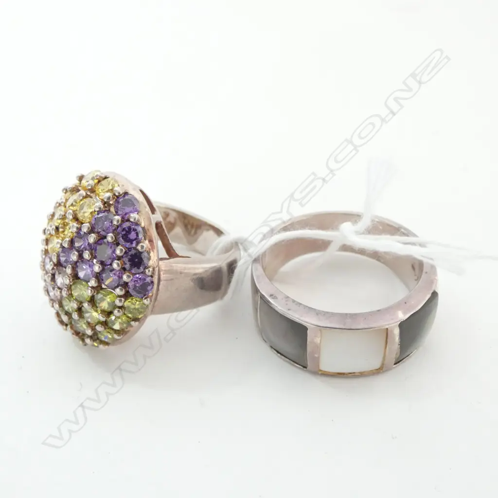 2 SILVER DRESS RINGS Image 1++