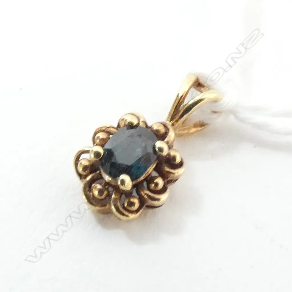 PENDANT, SAPPHIRE SET IN 14ct GOLD Image 1++