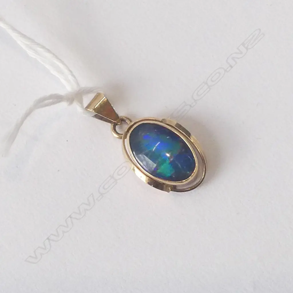 PENDANT, OPAL SET IN 9ct GOLD Image 1++