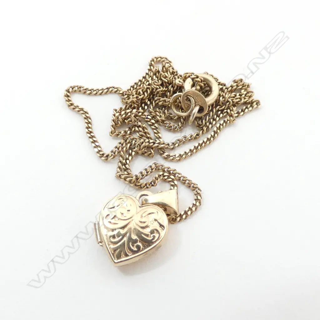 CHAIN AND PENDANT, 9ct GOLD, 2.6gm Image 1++