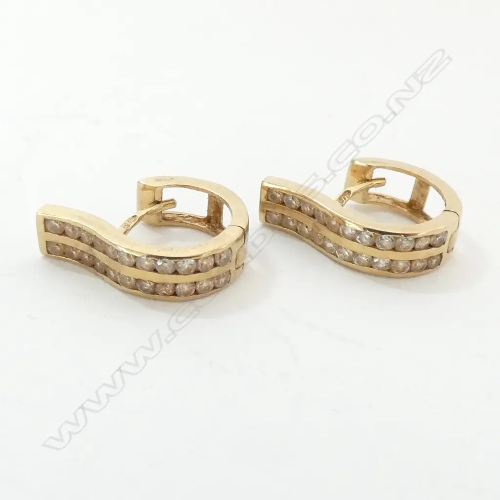 EARRINGS, 9ct GOLD, RUB OVER SET WITH STONES Image 1++