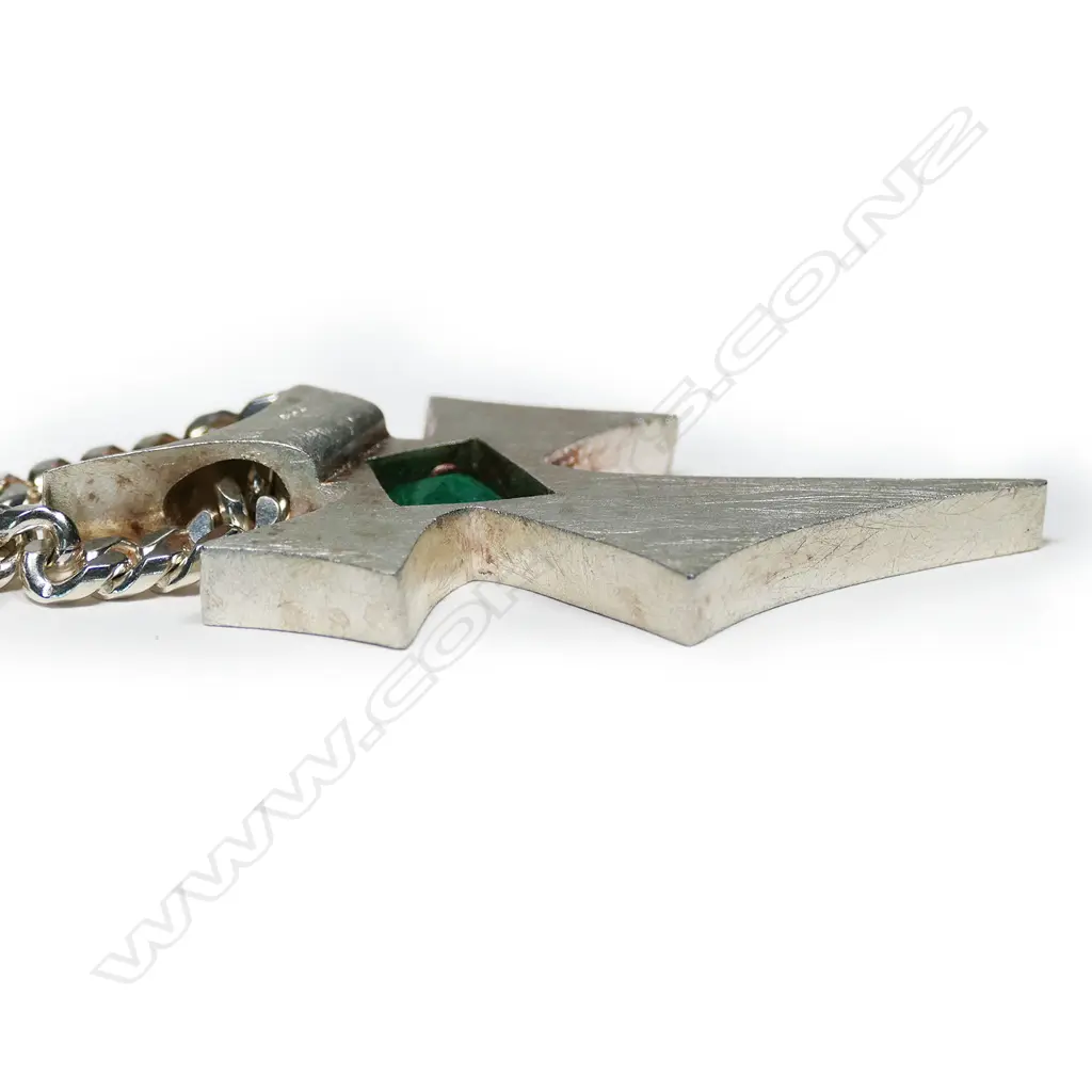 CONTEMPORARY BRUSH SILVER PENDANT CROSS SET w EMERALD, ON SILVER FLAT CURB CHAIN Image 1++