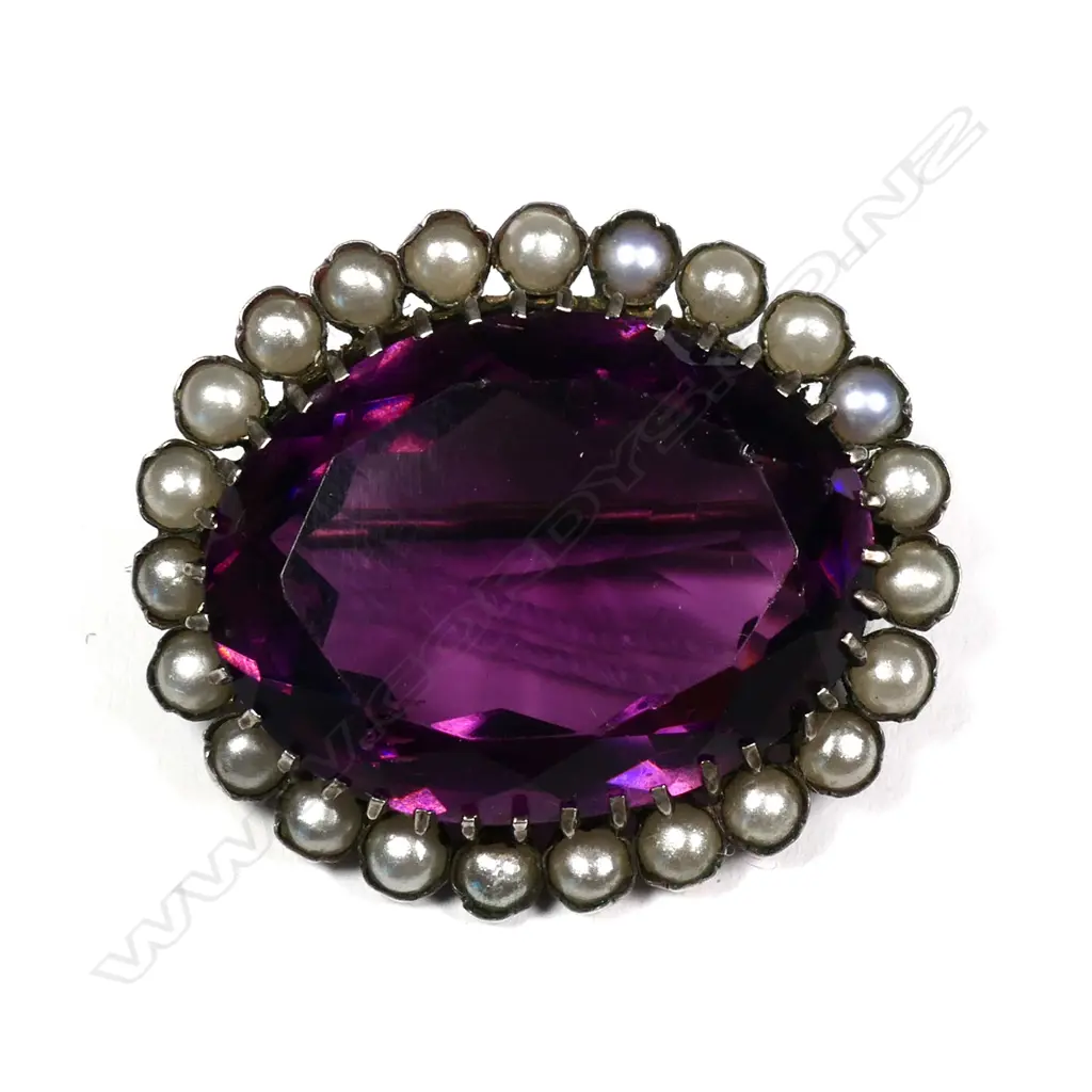 VINTAGE AMETHYST ? & SEED PEARL? SILVER BROOCH, L 27MM Image 1++