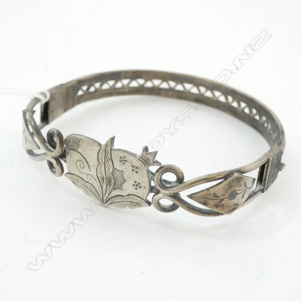 CHINESE SILVER HALF HINGED BRACELET, CALLIGRAPHIC SHANGHAI MAKER'S STAMP Image 1++