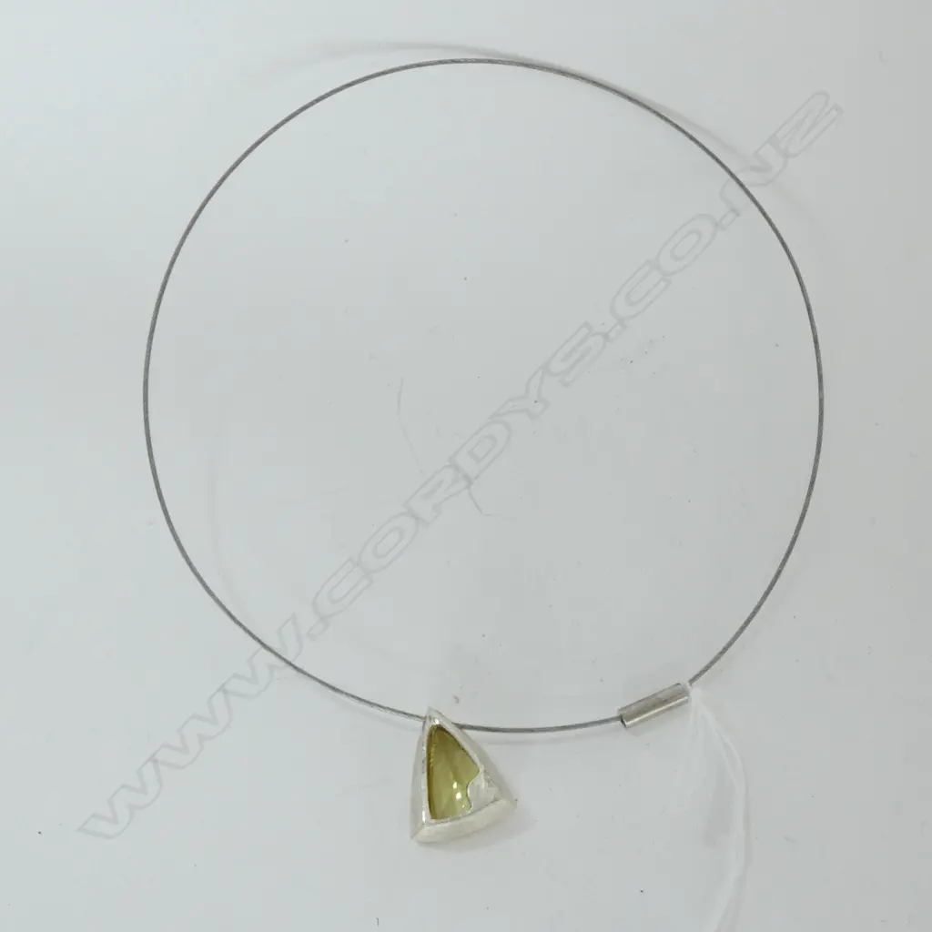 SILVER & FANCY CUT CITRINE PENDENT ON WIRE NECKLACE Image 1++