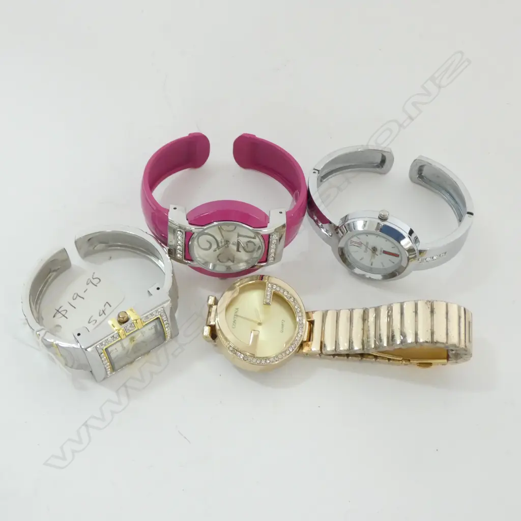 4 NEW QUARTZ WATCHES (BATTERIES NOT YET ACTIVATED) Image 1++