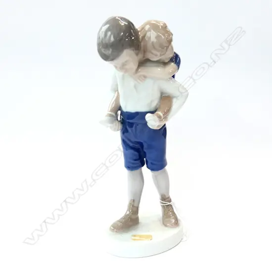 BING & GRONDAHL CHILDREN FIGURINE # 1848 - H. 200MM