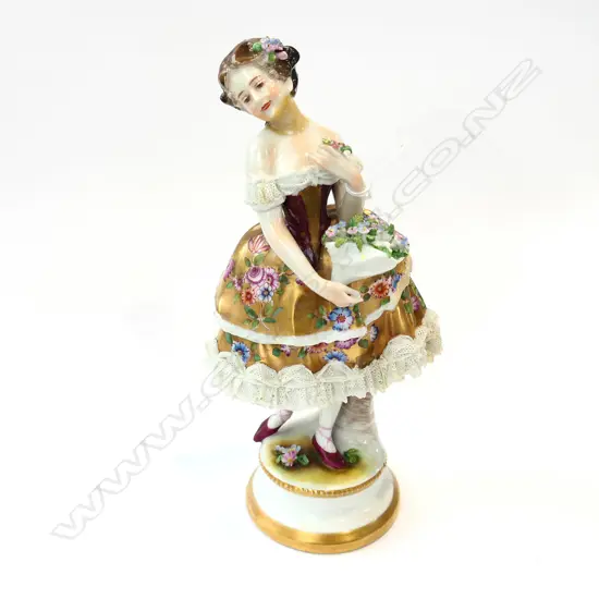 CAPODIMONTE PORCELAIN LADY - GOLD & FLORAL DRESS & PORCELAIN LACE TRIM - H. 205MM (REPAIRED)