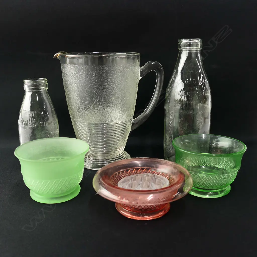 2 VINTAGE NZ MILK BOTTLES, 3 EARLY 20THC GLASS POSY BOWLS & VINTAGE FROSTED GLASS BEER JUG Image 1++