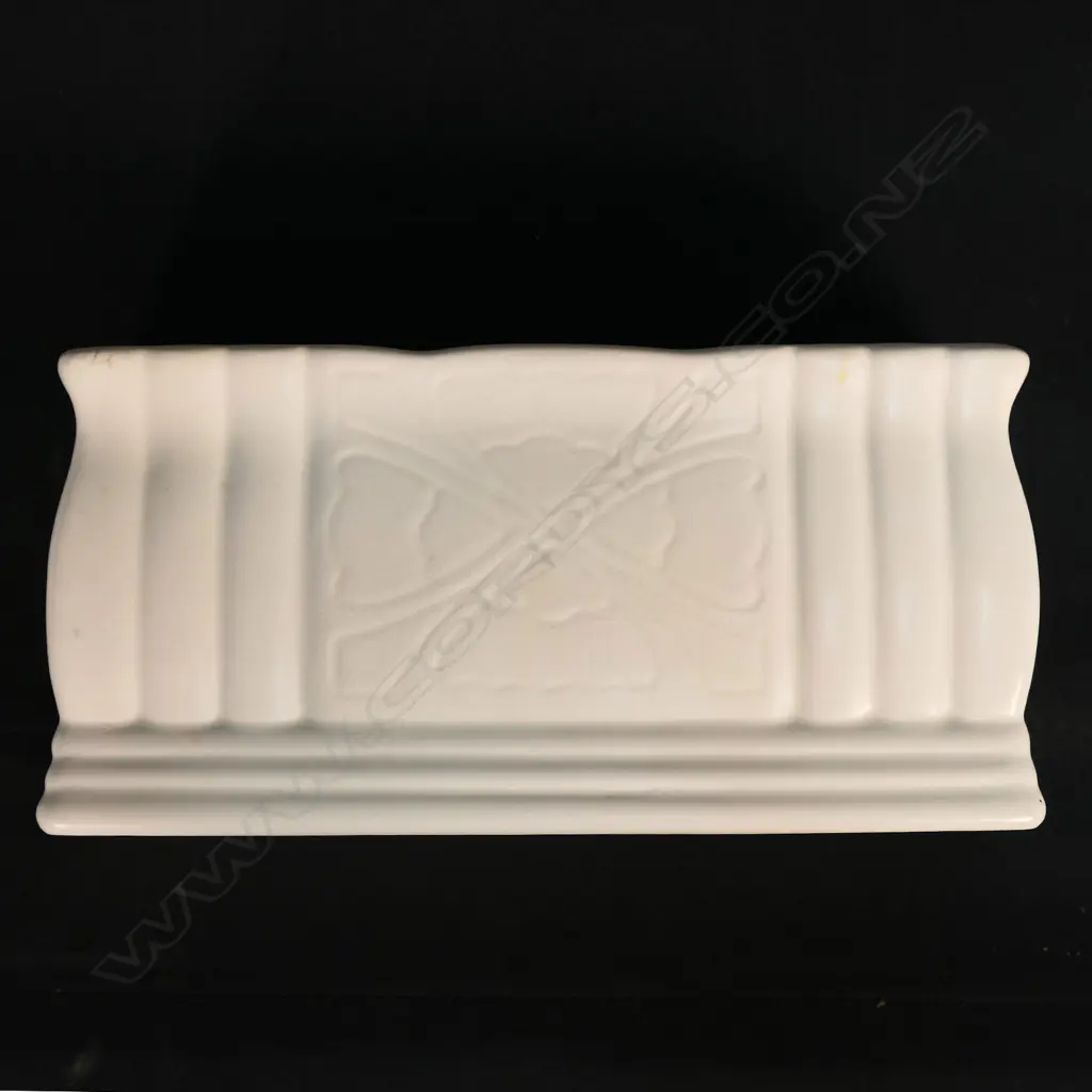 THREE VASES; WEDGWOOD ETRURIA & BARLASTON, CROWN DEVON & BESWICK Image 1++