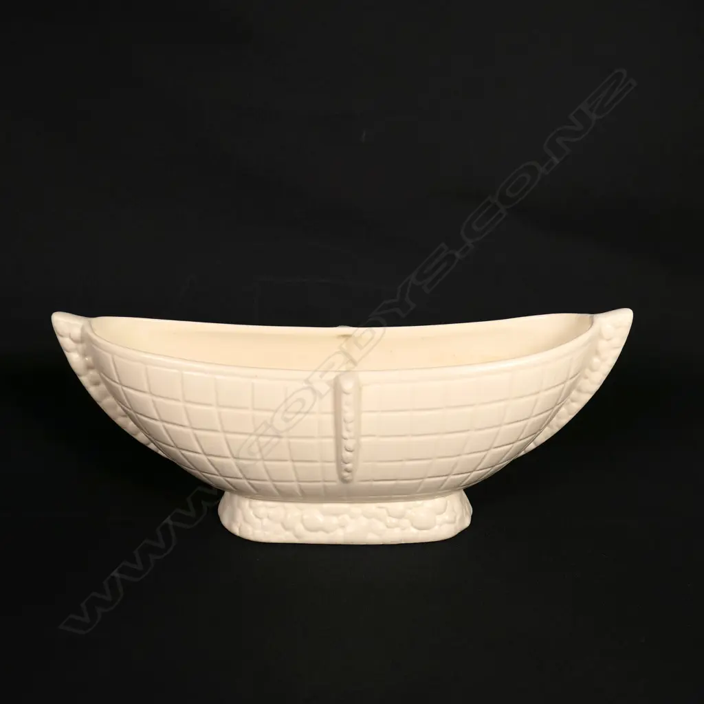 CROWN  LYNN BOAT SHAPED VASE, #554, W. 280MM, SM HAIRLINE TO CENTRE Image 1++