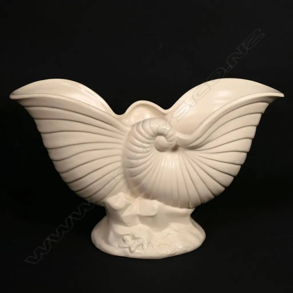 CROWN LYNN WHITE DOUBLE NAUTILUS VASE, #550. H.170MM Image 1++