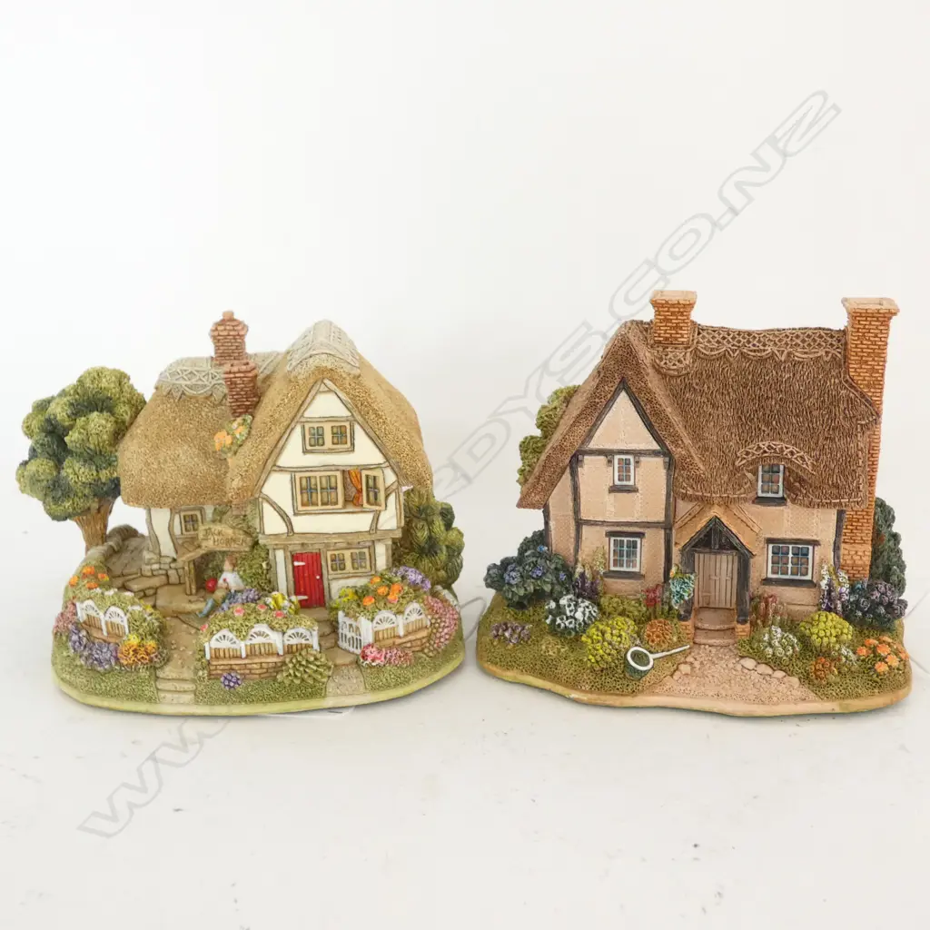 2 LILLIPUT LANE - JACK'S CORNER & BUTTERFLY COTTAGE - WITH BOXES & CERTIFICATES Image 1++