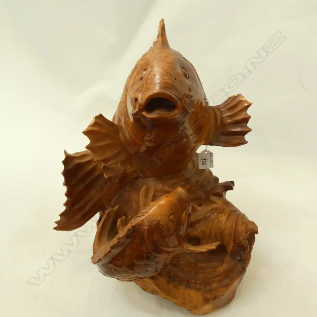 PR LG CARVED BURR WOOD CARP H. 400. SOME CHIPPING Image 1++