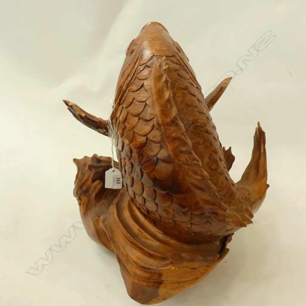 PR LG CARVED BURR WOOD CARP H. 400. SOME CHIPPING Image 1++