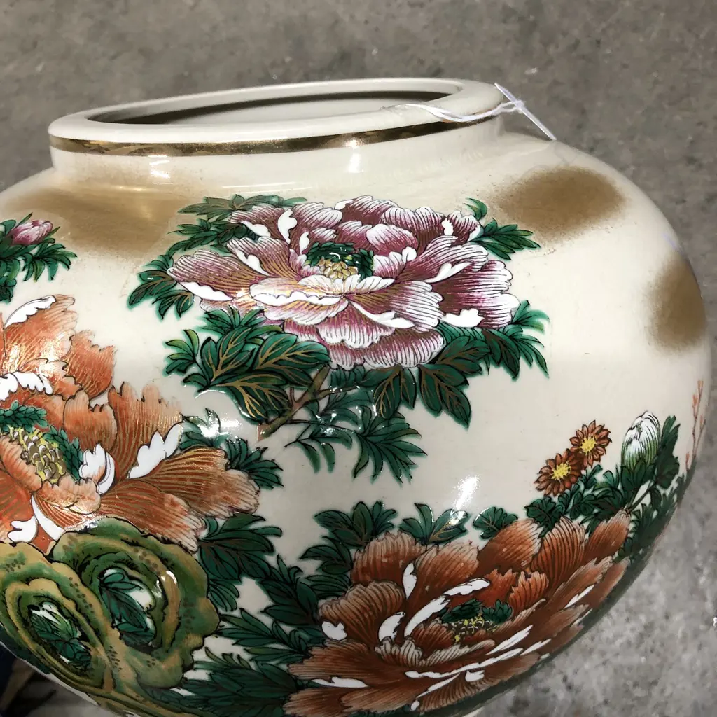 JAPANESE KUTANI KILN LARGE FLORAL VASE '60S Image 1++