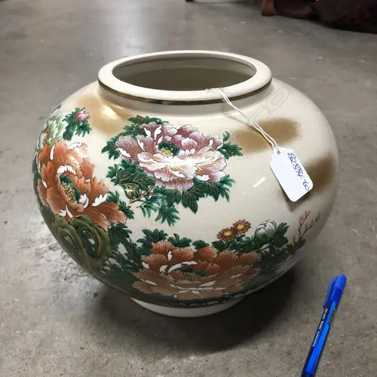 JAPANESE KUTANI KILN LARGE FLORAL VASE '60S