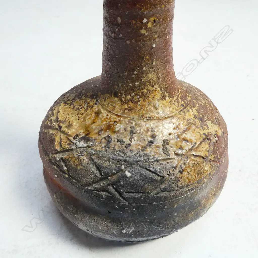 EARLY 1900S BOTTLE VASE SHIGARAKI ANAGAMA Image 1++