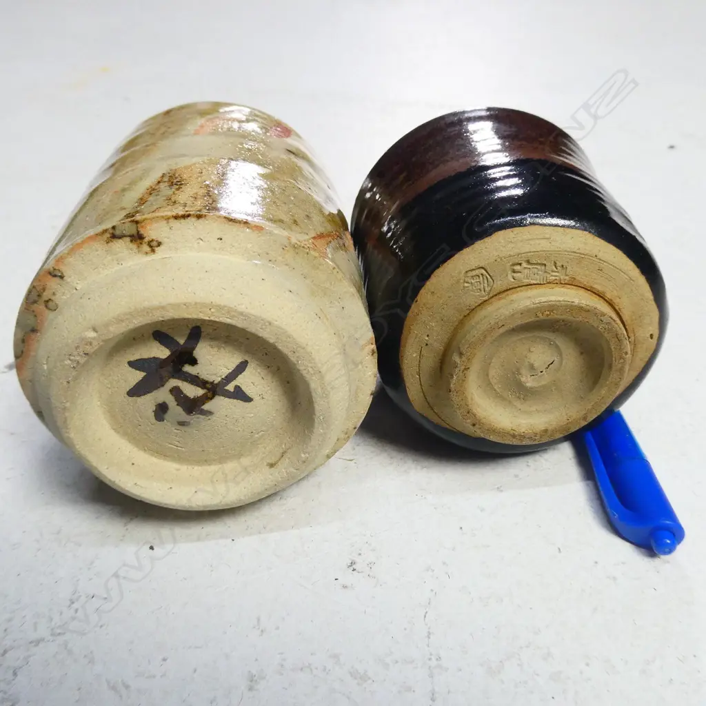 2 STUDIO POTTERY JAPANESE TEA CUPS UNOMI Image 1++
