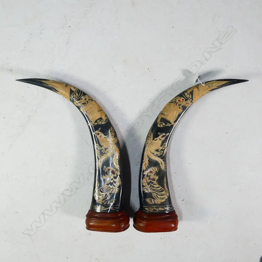 PR CARVED OX HORNS TIGERS ETC H. 500MM Image 1++