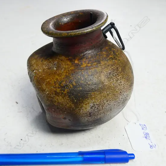 JAPANESE C1930'S BIZEN KILN ANAGAMA WALL VASE SIGNED 
