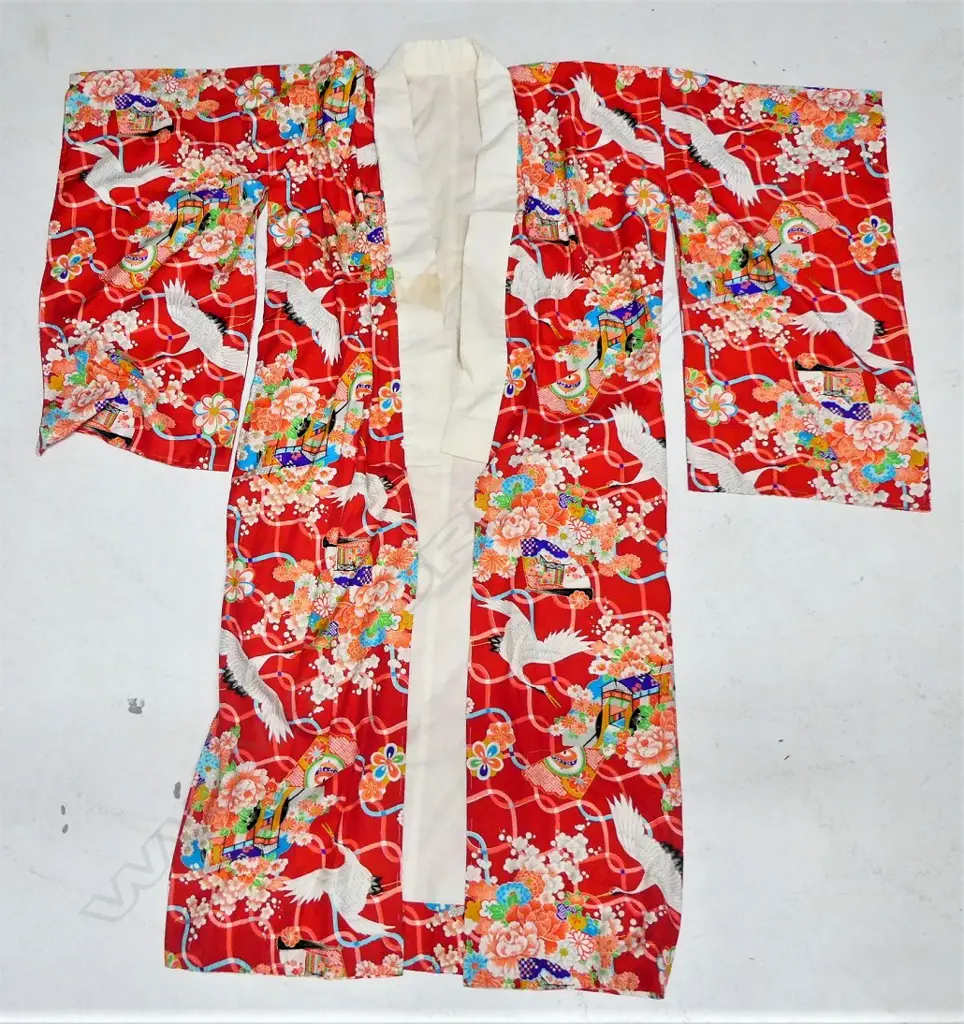JAPANESE VINTAGE RED KIMONO  Image 1++