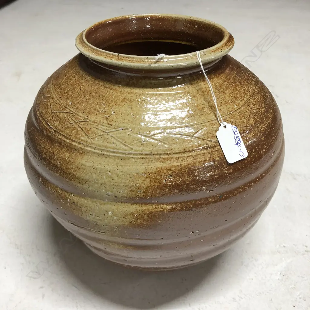 LGE ANAGAMA VASE ATTRIB. BRUCE & ESTELLE MARTIN Image 1++