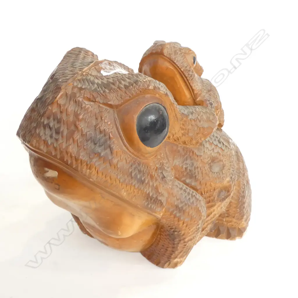 JAPANESE CARVED WOODEN TOAD WITH SMALLER TOAD TO BACK Image 1++