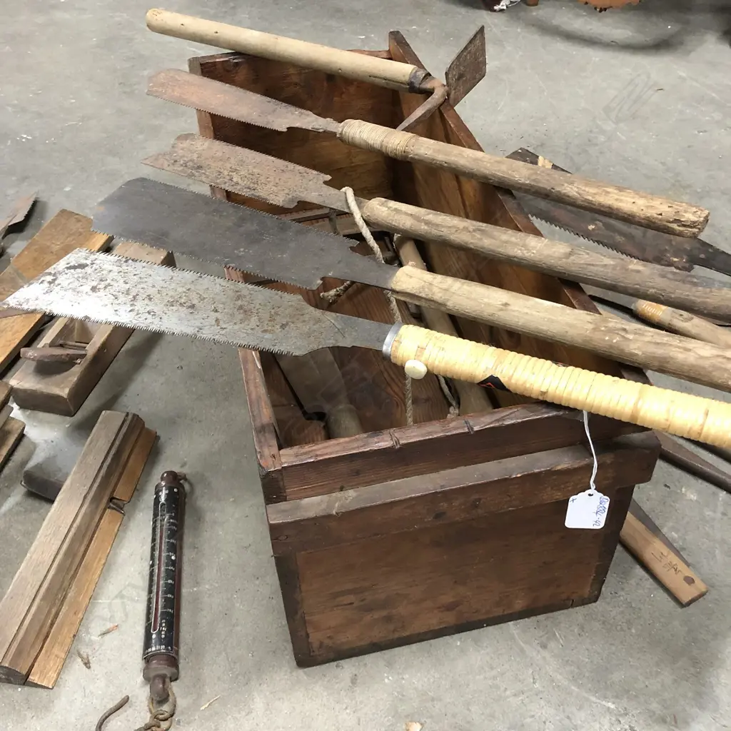BOX OF JAPANESE TOOLS Image 1++