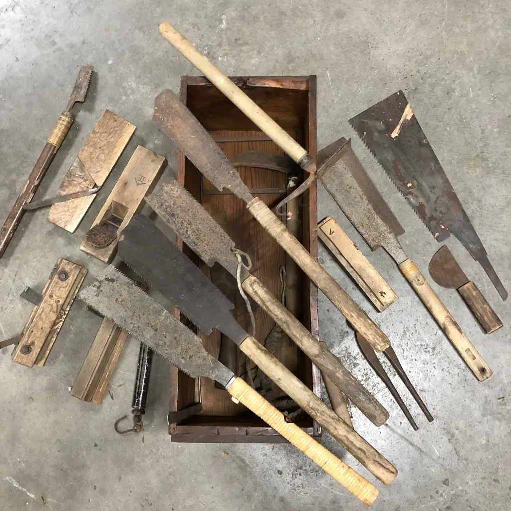 BOX OF JAPANESE TOOLS Image 1++