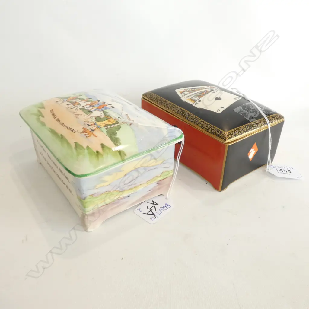 2 CROWN DEVON MUSICAL BOXES 'WIDDICOMBE FAIR' & CARDS AF L. 145MM Image 1++