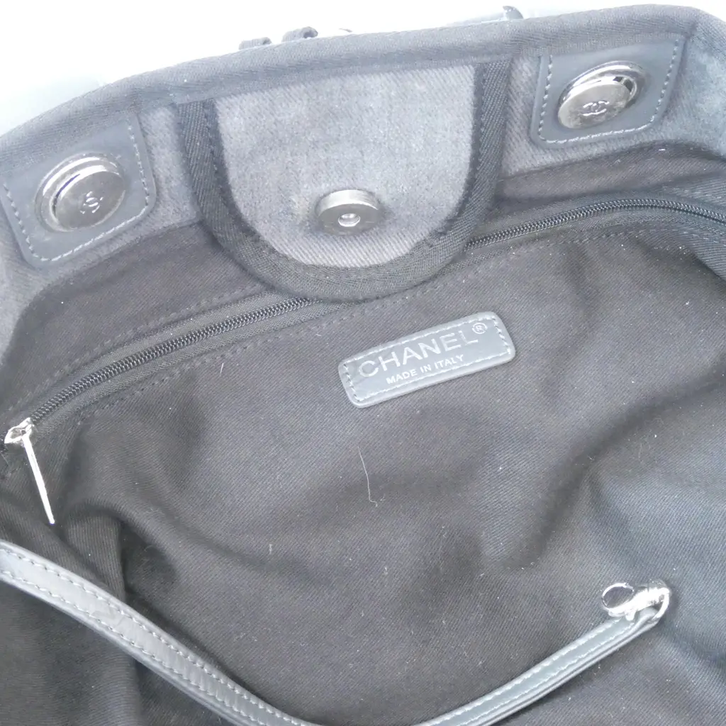 LARGE 'CHANEL' GREY CANVAS & BLACK BEADED BAG probably fake Image 1++