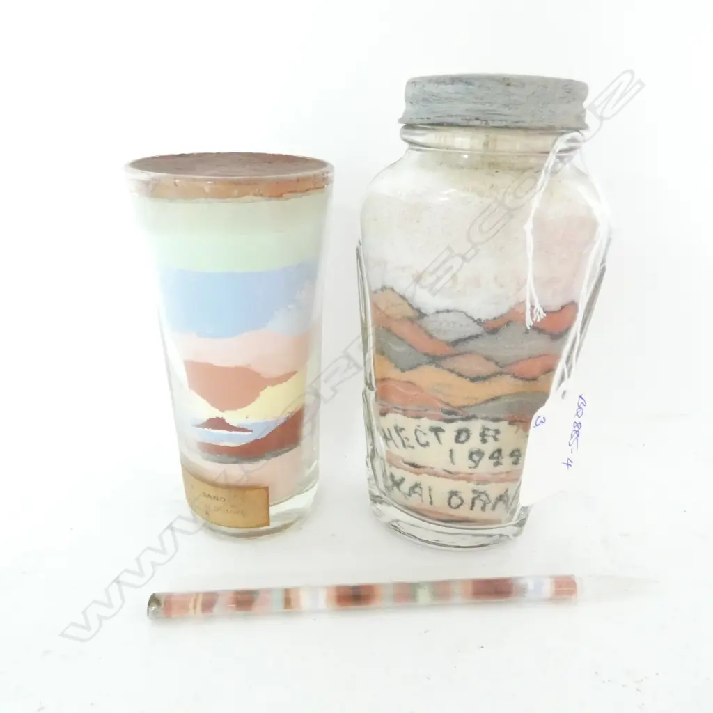 3 NZ HISTORICAL GEOTHERMAL SAND DISPLAYS IN GLASS VESSELS Image 1++