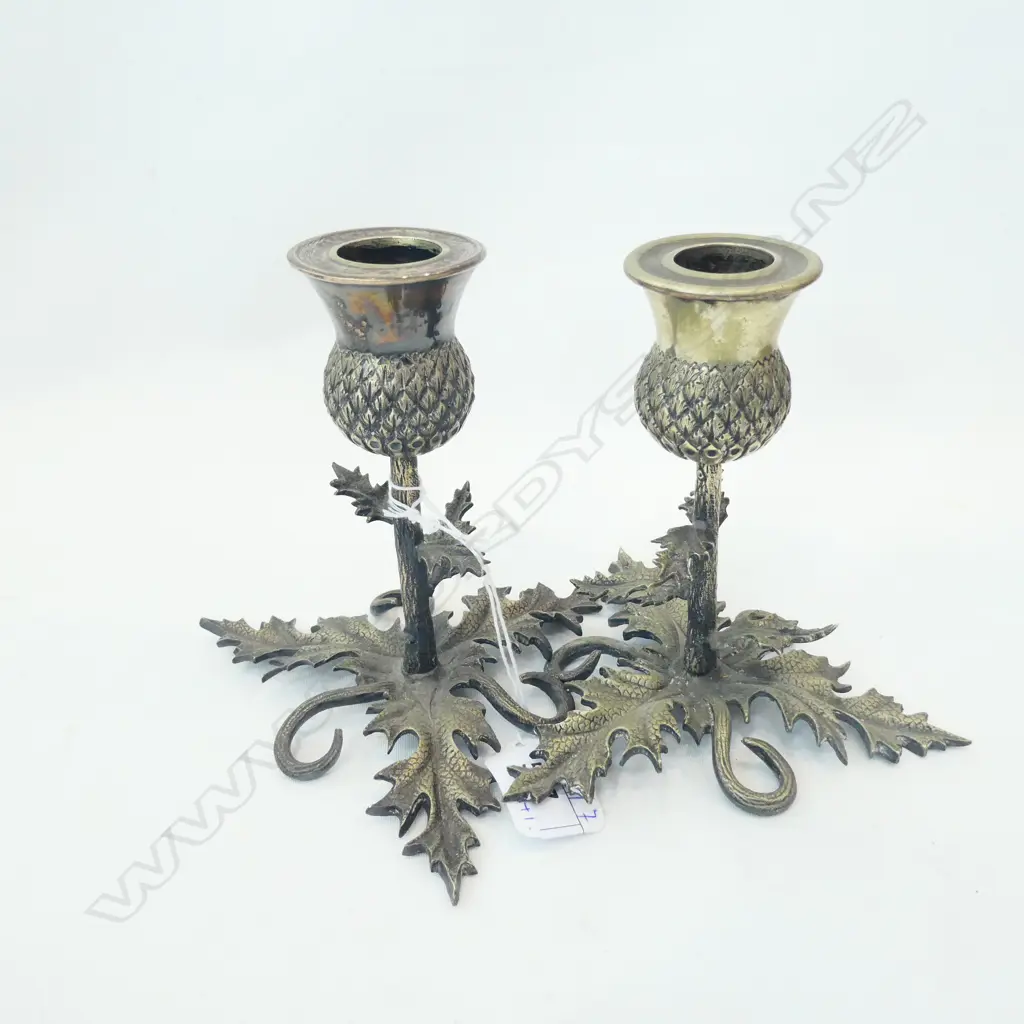 PR THISTLE CANDLE HOLDERS + IRON MONEY BANK H. 190MM Image 1++