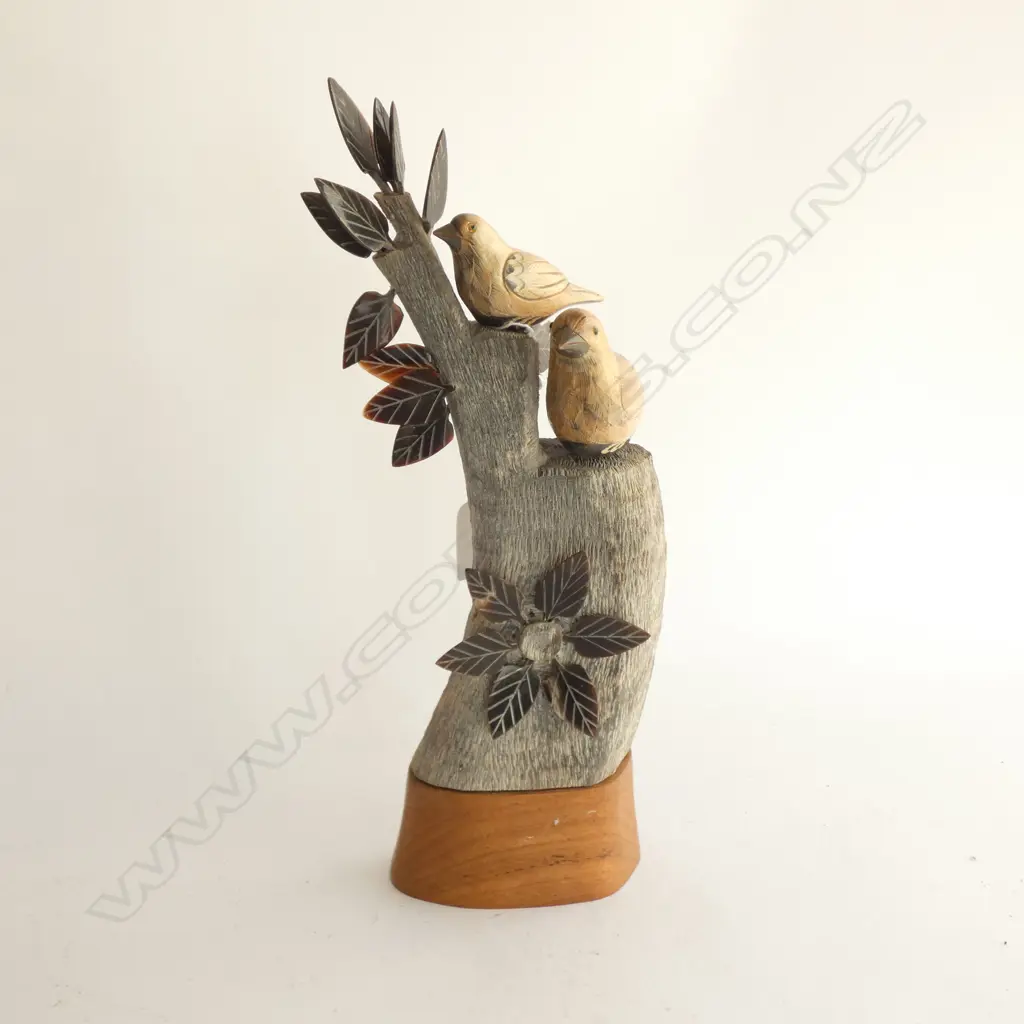 HORN CARVED DECORATIVE BIRD DISPLAY H.310mm Image 1++