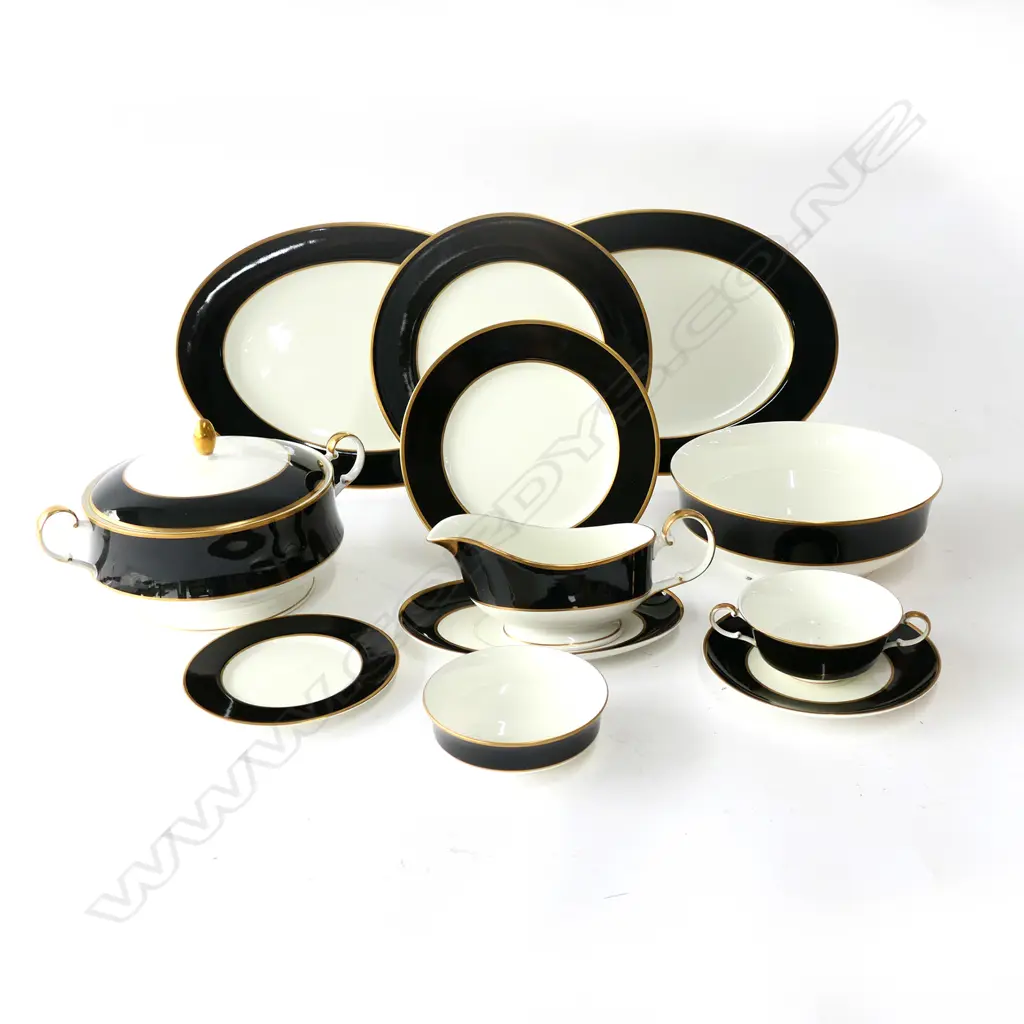 36 PIECE VINTAGE BONE CHINA 'CATHY HARDWICK FOR MIKASA' ONYX DINNER SERVICE Image 1++