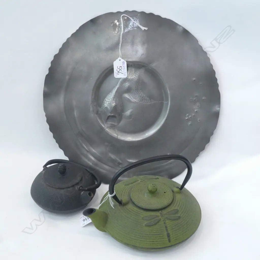 2 ORIENTAL TEA POTS + LARGE REPOUSSE PEWTER FISH PLATE 325MM DIA Image 1++