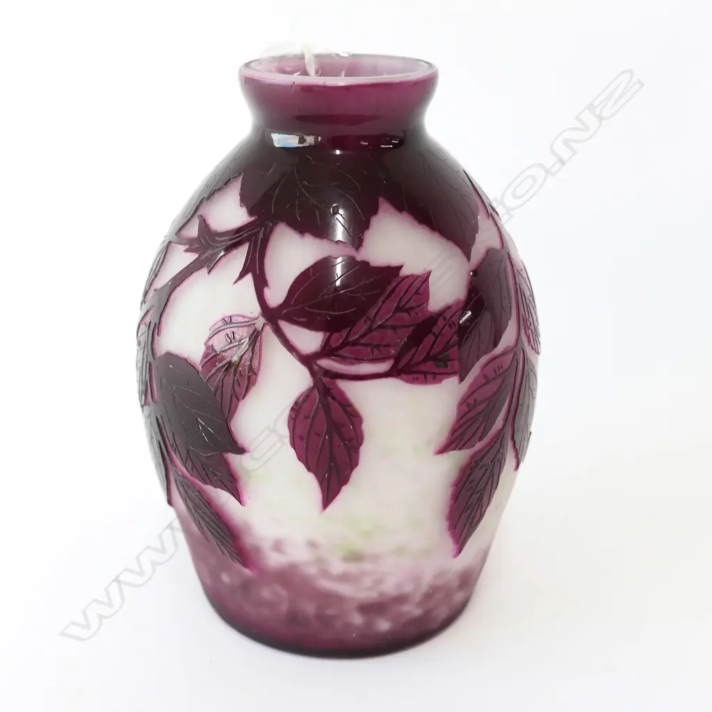 REPRODUCTION EARLY 1900S FRENCH CAMEO GLASS VASE, H. 145MM Image 1++