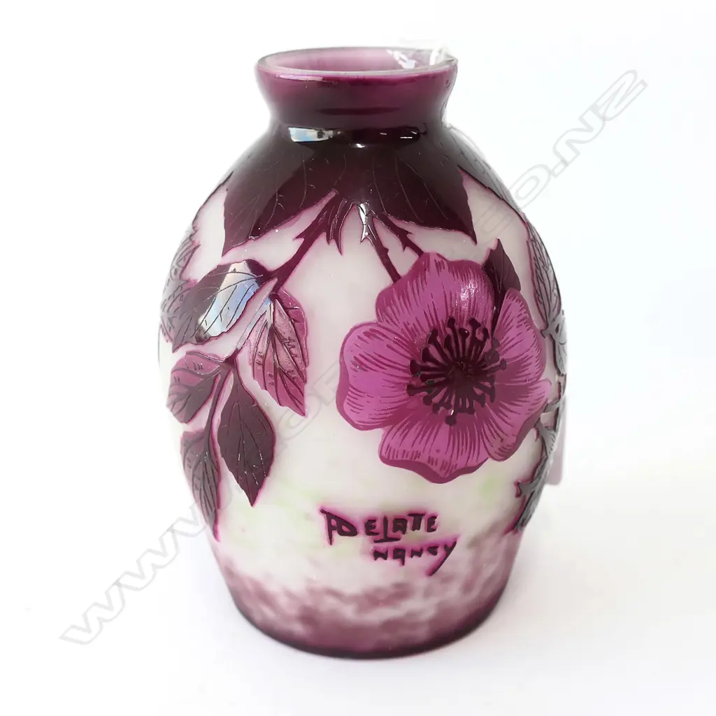 REPRODUCTION EARLY 1900S FRENCH CAMEO GLASS VASE, H. 145MM Image 1++